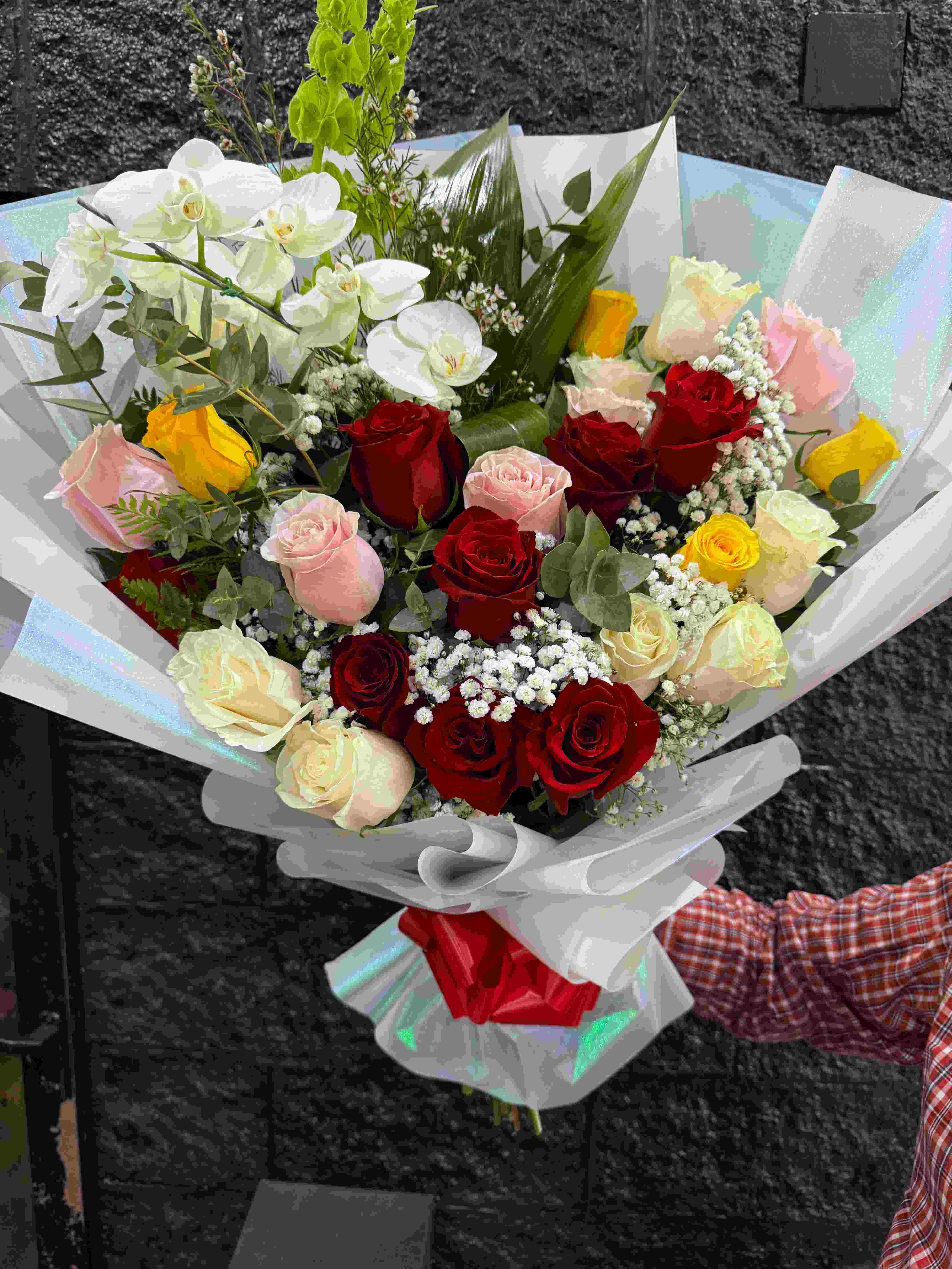 Envio y venta de flores ,rosas, plantas,arreglos florales ,regalos y desayunos a domicilio con delivery gratis en la Ciudad Autonoma de Buenos Aires y con costo de env�o en localidades del Gran Buenos Aires asi como delivery de flores y plantas a trav�s de florerias asociadas en todas las provincias de la Argentina, Buenos Aires, la Pampa, Tucuman, La Rioja, R�o Negro, Entre Rios, Corrientes, Misiones, Neuquen, Chubut, Tierra del Fuego, Santa Cruz, San Luis, Mendoza, Cordoba, Jujuy, Formosa, Santiago del Estero, Salta, Chaco, Catamarca ,San Juan, y ademas realizamos el delivery de flores ,coronas,palmas , plantas y regalos a todas las ciudades de Argentina, Mar del Plata, C�rdoba, Buenos Aires, con cargo en Santa Rosa, La Plata, Bella Vista, Neuquen, Pilar, Paran�, Posadas, Resistencia, Cipolleti y mas de 300 ciudades y localidades en todo el territorio de nuestro pa�s, asi como tambien tenemos la posibilidad de enviar flores a casi todo el mundo en cuestion de horas